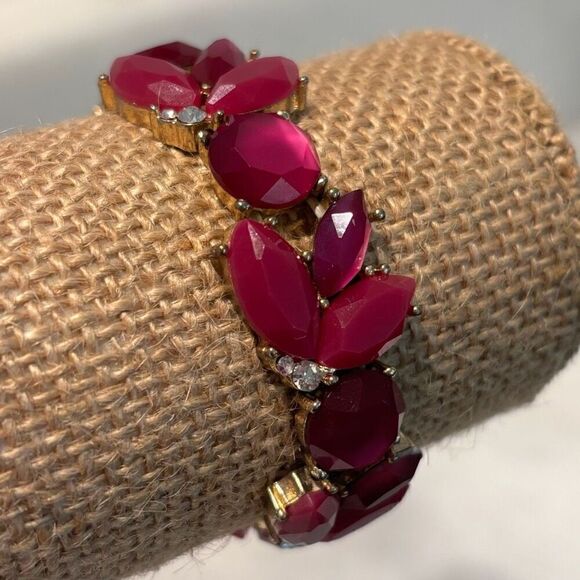 Francesca’s Multi-shaped Stones Prong Set Rhinestone Accent Elastic Bracelet Red - Picture 2 of 3
